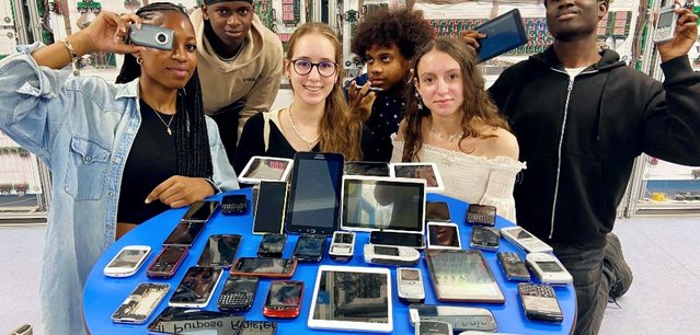 Students with outdated tech devices, courtesy of the Centre for Computing History (funded via Museums Association)